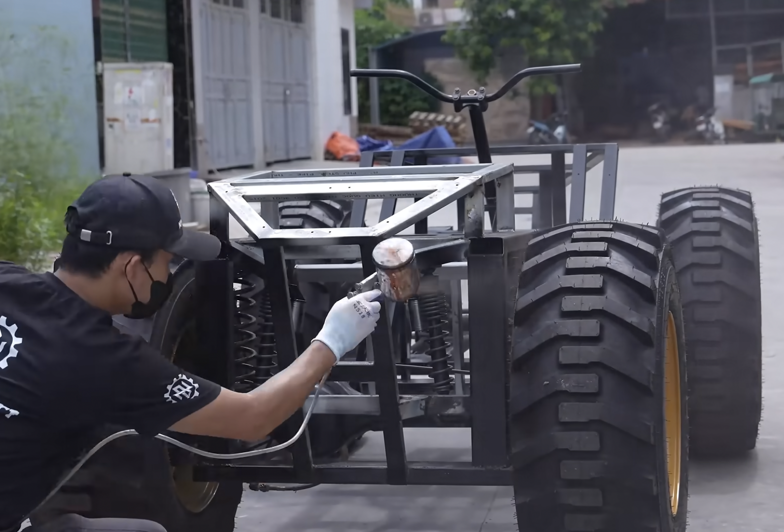 Hệ thống giảm xóc và cơ cấu lái của xe Hệ thống giảm xóc và cơ cấu lái của xe