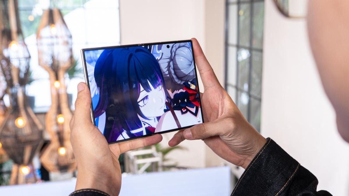 Khám Phá Thiết Kế Màn Hình 4:3 Trên Galaxy Z Fold 8: Sự Đổi Mới Đáng Chú Ý Của Samsung