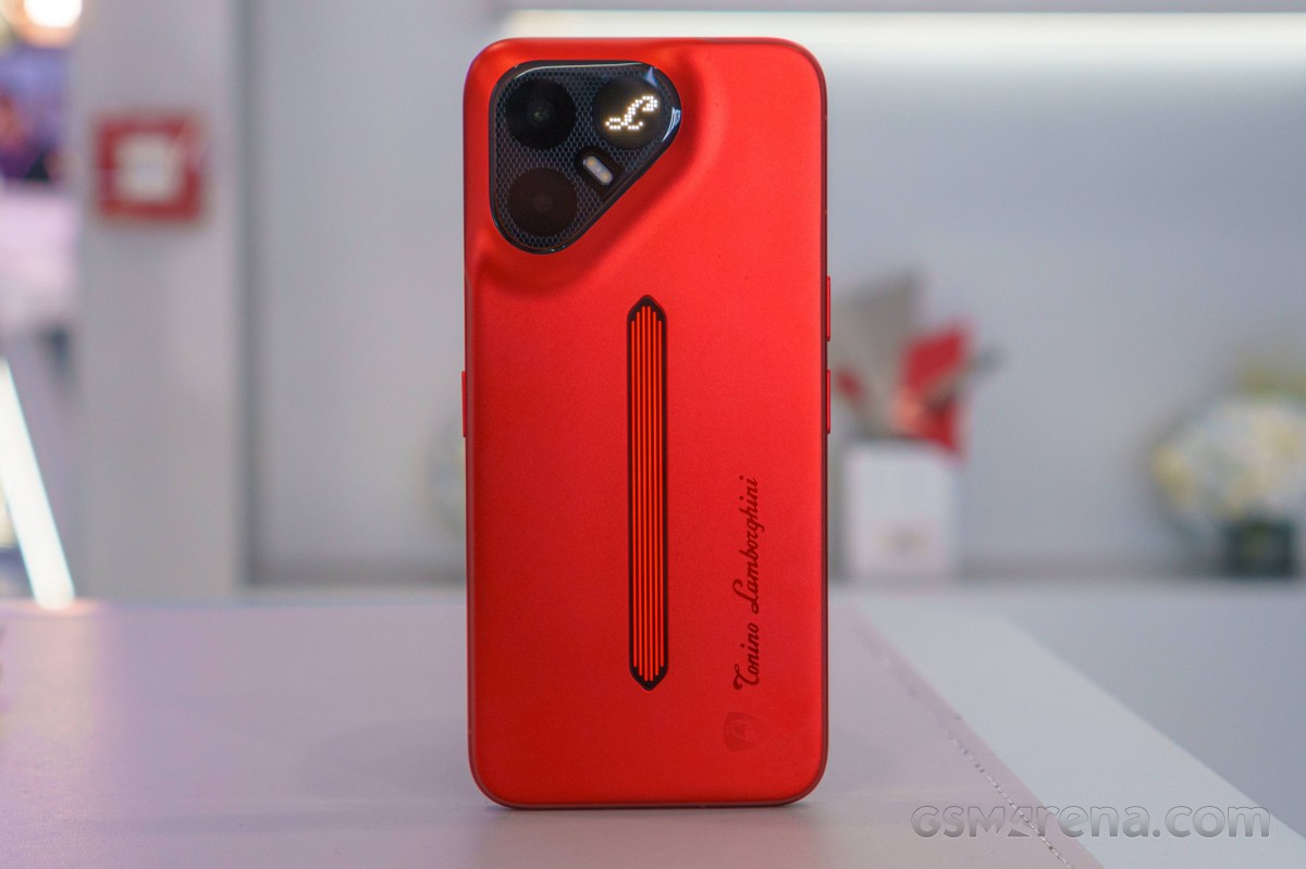 Khám Phá Tecno Pova Metal: Smartphone 5G Sang Trọng Như Siêu Xe