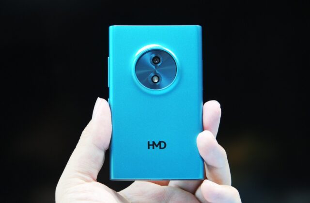 HMD Touch AI: Điện thoại phổ thông ‘dán nhãn AI’ giá rẻ — thực tế trong lòng máy là gì?