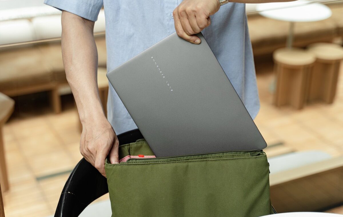 Chọn laptop cho sinh viên: tiêu chí thực tế, chi phí và cách tránh sai lầm