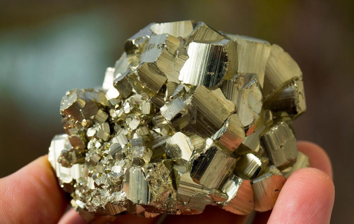 Khi quặng sắt ‘vô giá trị’ trở thành nguồn pyrite bán dẫn tiềm năng