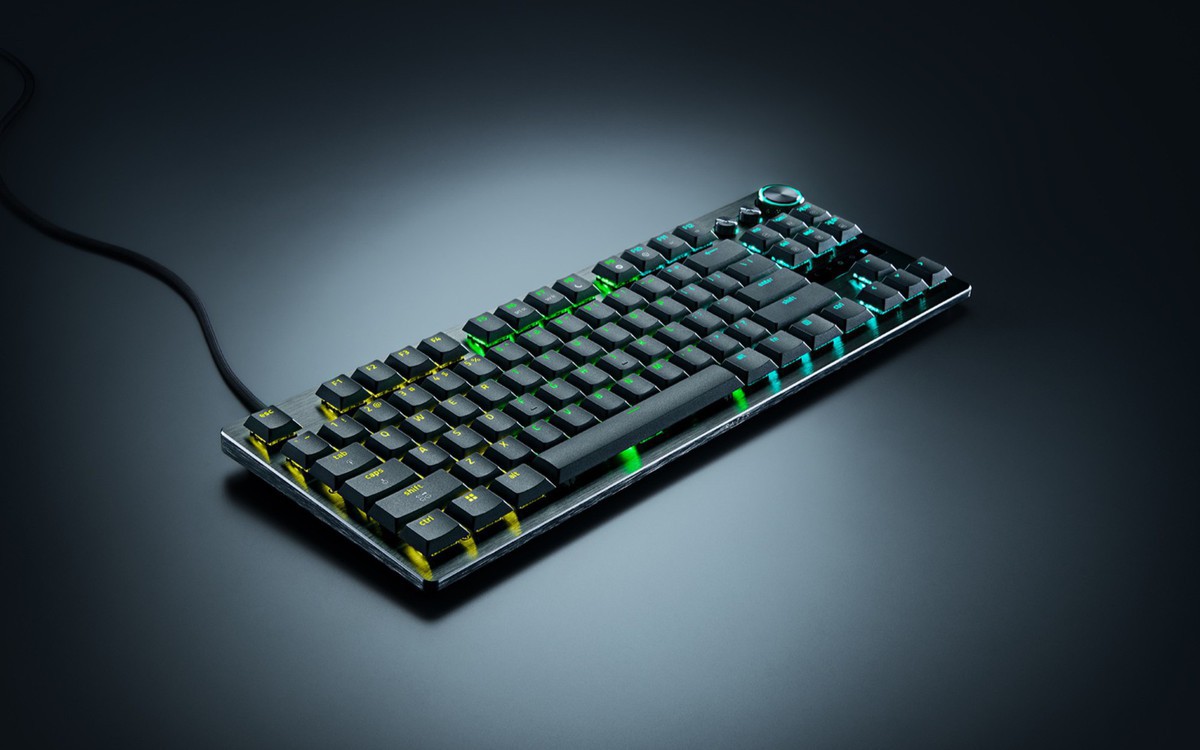 Razer Huntsman V3 Pro: bàn phím esports low‑profile với switch quang học analog và polling 8.000Hz