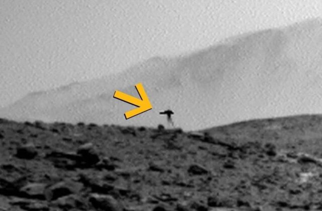 Giải mã ‘vật thể ba chân’ trong ảnh Curiosity: tại sao nó không phải sinh vật hay máy móc