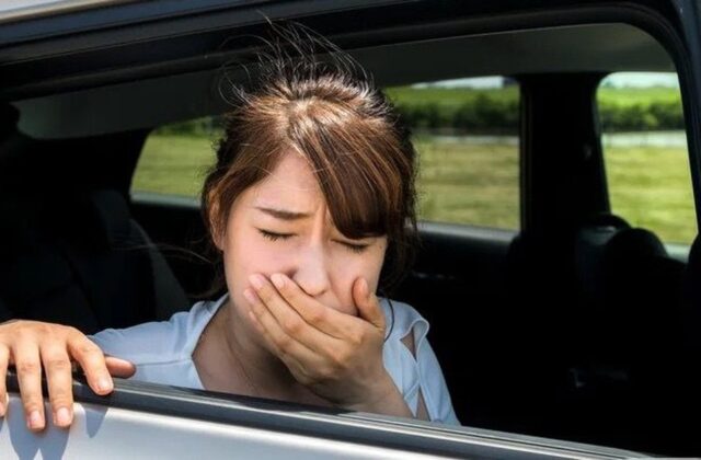 Tại sao nhiều người bị say khi đi ô tô? Giải mã khác biệt giữa xe điện và xe xăng