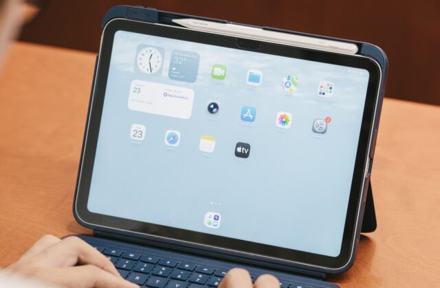 ESR Flex: bàn phím rời cho iPad, pin lâu và thiết kế tiện dụng