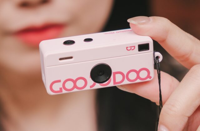 GOOJODOQ thumb camera: Máy ảnh siêu nhỏ giá rẻ — phụ kiện thời thượng hay thiết bị hữu dụng?
