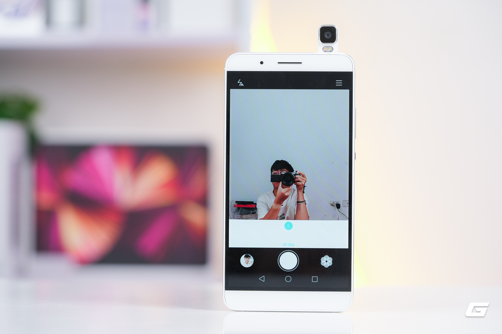 genk-honor-7i-look-back-17-17873028180231214431652 Nhìn lại HONOR 7i, điện thoại tầm trung năm 2015 với camera lật độc lạ - Ảnh 16.
