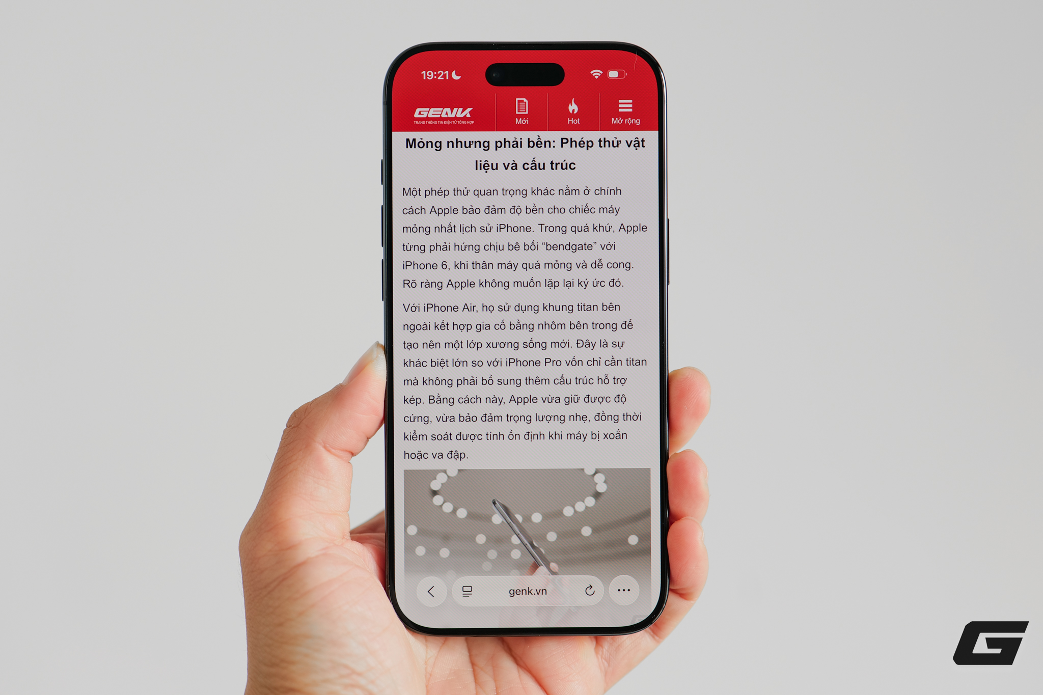 genk-iphone-air-chinh-hang-hands-on-24-17581030573101119207389 Cú rơi giá chưa từng có của một chiếc iPhone - Ảnh 3.