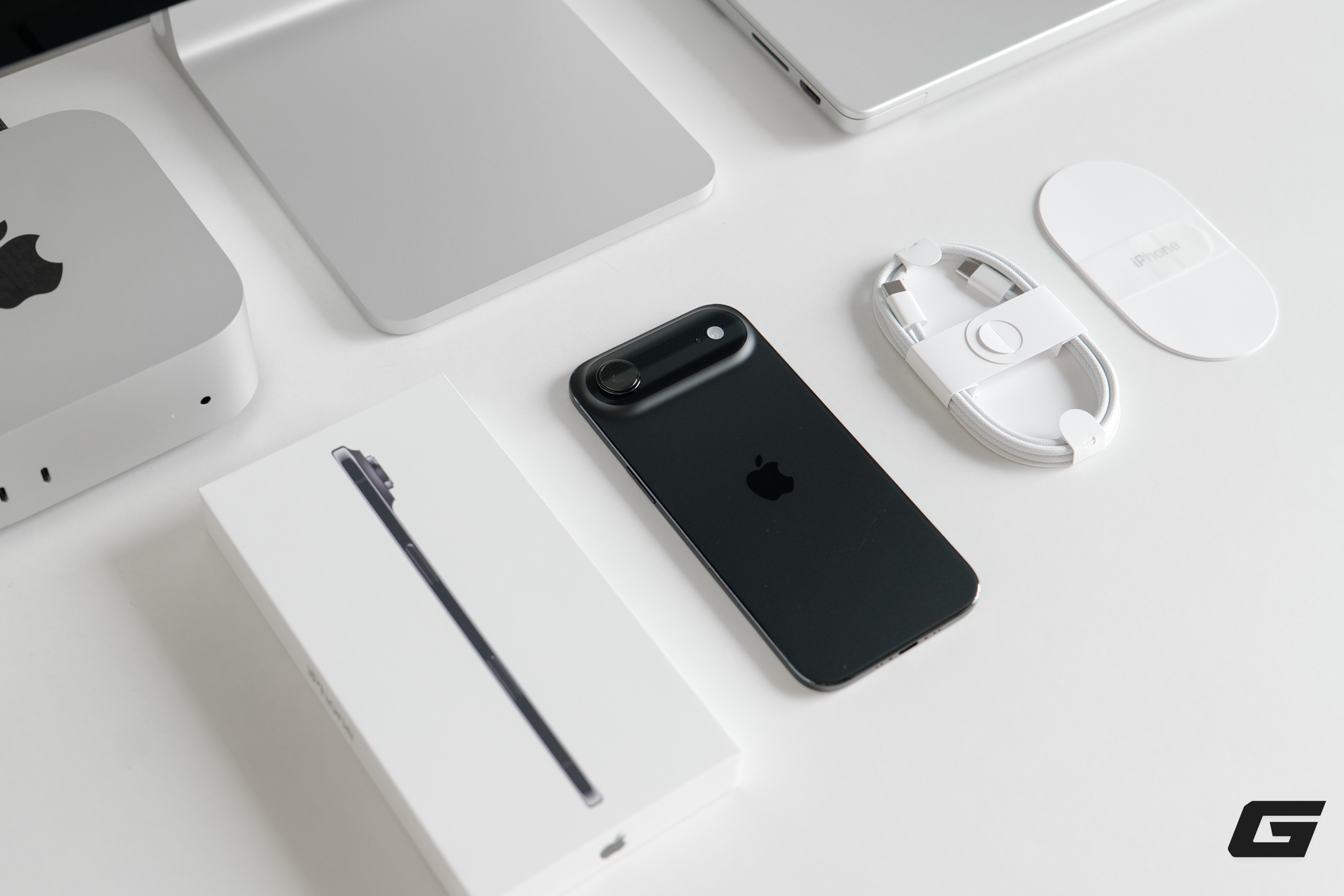genk-iphone-air-chinh-hang-hands-on-8-17581030556021439026340 Cú rơi giá chưa từng có của một chiếc iPhone - Ảnh 1.