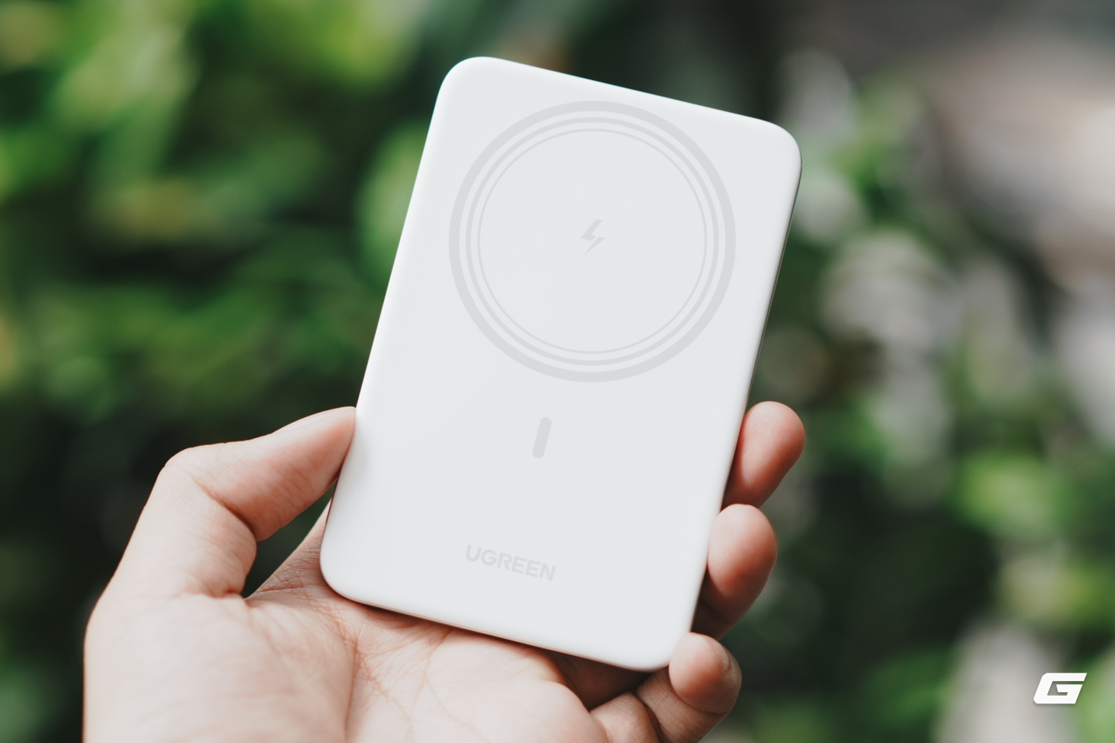 genk-ugreen-5000mah-magflow-air-6-17861862765461793864772 Pin dự phòng siêu mỏng của UGREEN: Màu trắng quá đẹp, sạc MagSafe 15W ngon lành cho iPhone, giá rẻ cả Xiaomi - Ảnh 4.