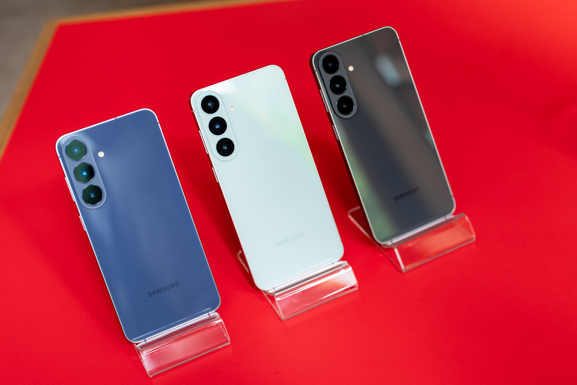 imgp6609-178781726419291750767-1787836873057-17878368735601502806830 Cận cảnh Galaxy S26 FE: Chất Galaxy S cao cấp ngày càng rõ rệt, nhiều tính năng AI, giá từ 18,99 triệu đồng - Ảnh 2.