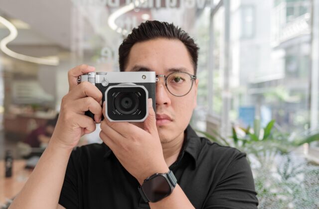 Fujifilm GFX100RF: Khi cảm biến Medium Format 102MP được thu gọn cho chụp phố