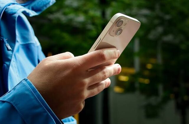 iPhone 13 Giảm Giá Lịch Sử: Vẫn Đáng Mua Với Công Nghệ Mới
