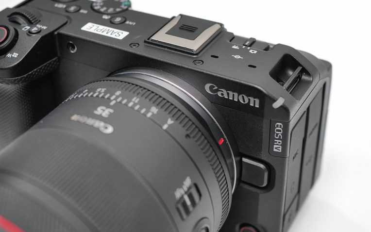 Canon EOS R6 V chính thức ra mắt tại Việt Nam: Máy quay full-frame 7K cho thế hệ creator mới- Ảnh 1. Canon EOS R6 V chính thức ra mắt tại Việt Nam: Máy quay full-frame 7K cho thế hệ creator mới- Ảnh 1.