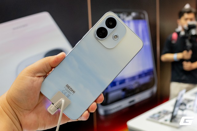 REDMI Note 17 Series chính thức ra mắt: Pin "Pro Max" 10.000 mAh như cục sạc dự phòng, độ bền cũng được đẩy lên tối đa- Ảnh 4. REDMI Note 17 Series chính thức ra mắt: Pin "Pro Max" 10.000 mAh như cục sạc dự phòng, độ bền cũng được đẩy lên tối đa- Ảnh 4.