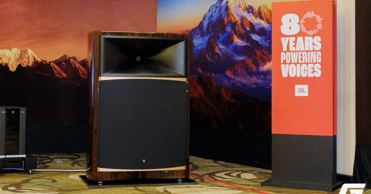 Khi một cặp loa trở thành điểm nhấn: JBL Summit Everest gây chú ý tại AVSHOW 2026