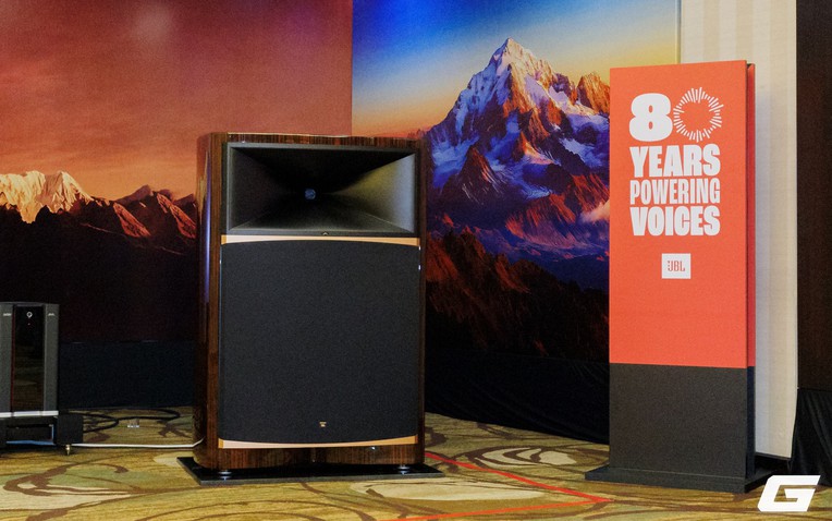 Cặp loa khủng trị giá 5,3 tỷ đồng của JBL lần đầu trình diễn tại Việt Nam, khuấy động AVSHOW 2026- Ảnh 1. Cặp loa khủng trị giá 5,3 tỷ đồng của JBL lần đầu trình diễn tại Việt Nam, khuấy động AVSHOW 2026- Ảnh 1.