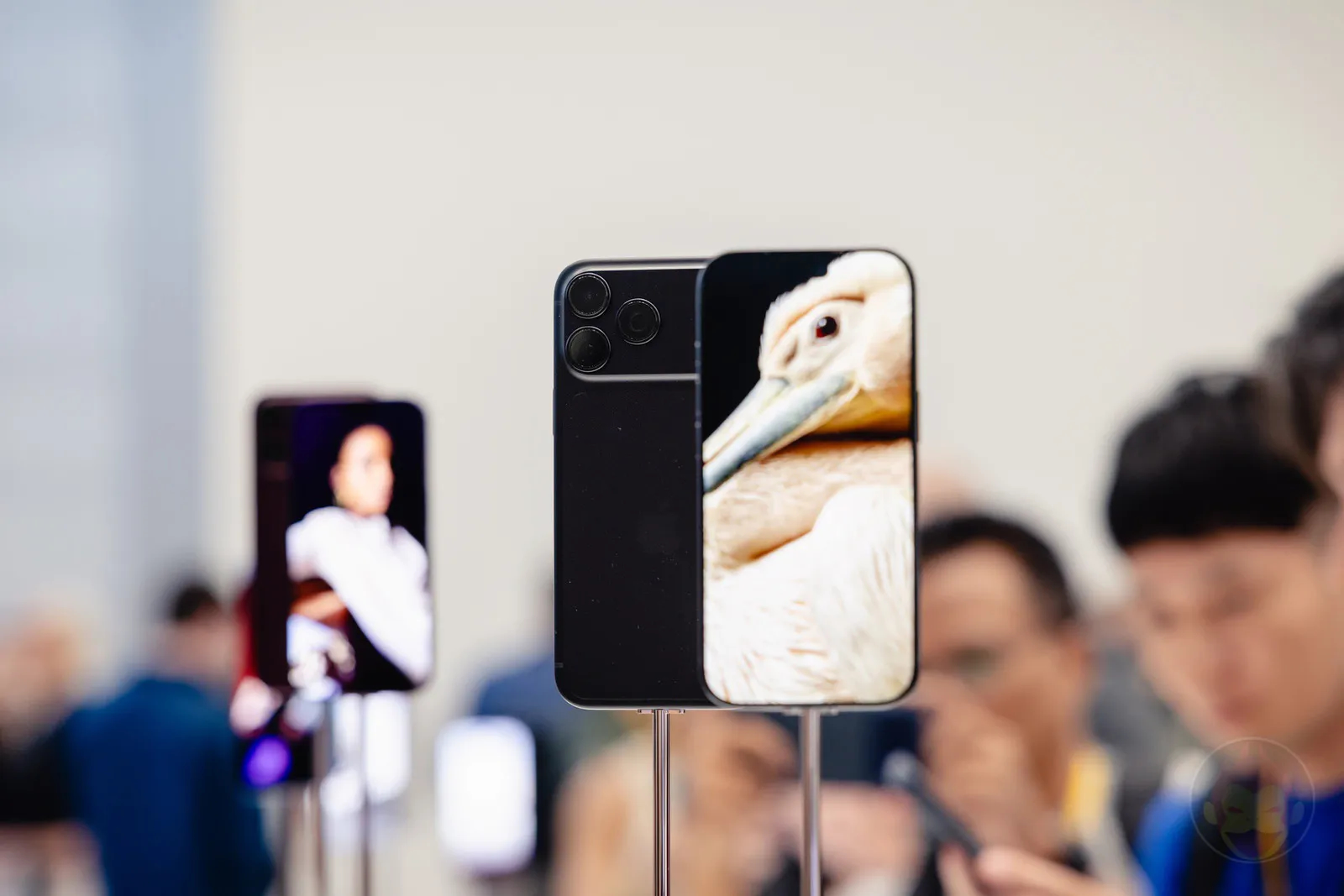 iphoneduo-iphone18pro-applewatch-series12-ultra4-airpods5-sepevent2026-hands-on-41jpg-1789173847252-17891738494271699085184