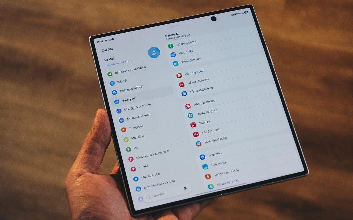 Khi AI trở thành một phần của điện thoại: Galaxy AI khác biệt ở đâu?